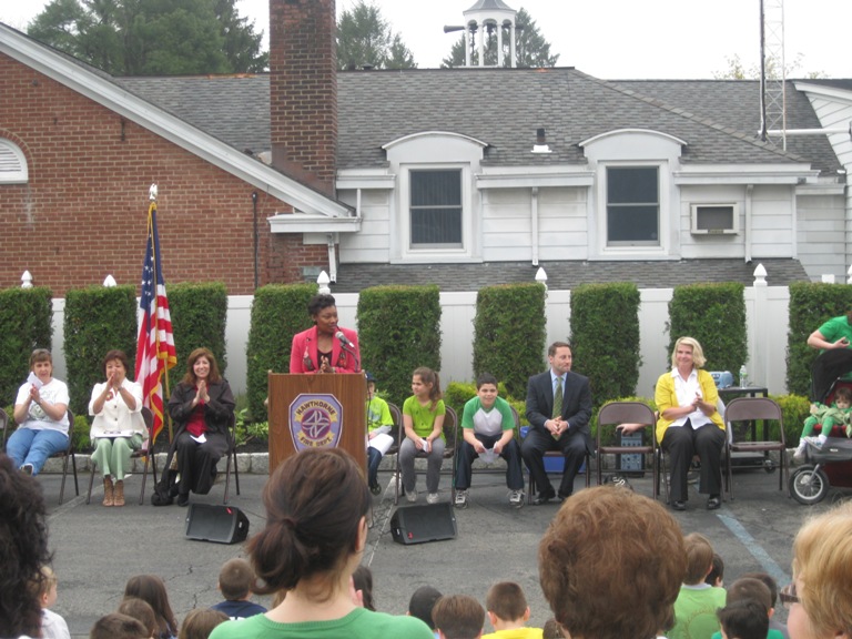 Hawthorne Elementary Schools' "Walk the Green Walk" NYSenate.gov